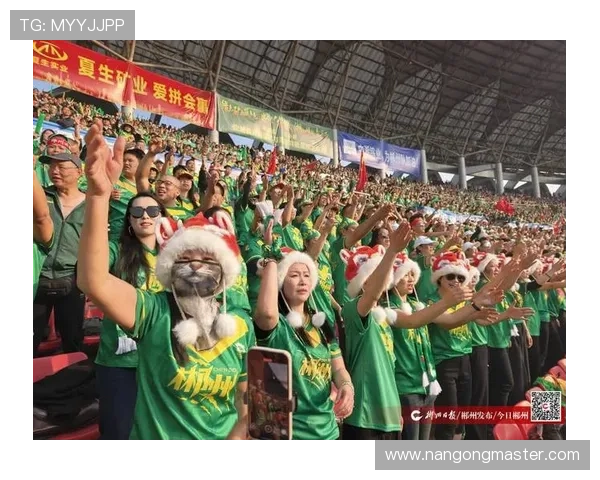 湘超联赛最新赛况：劲旅鏖战精彩瞬间引球迷热议